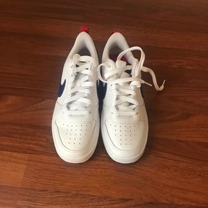 Boys Nike Shoes 5.5